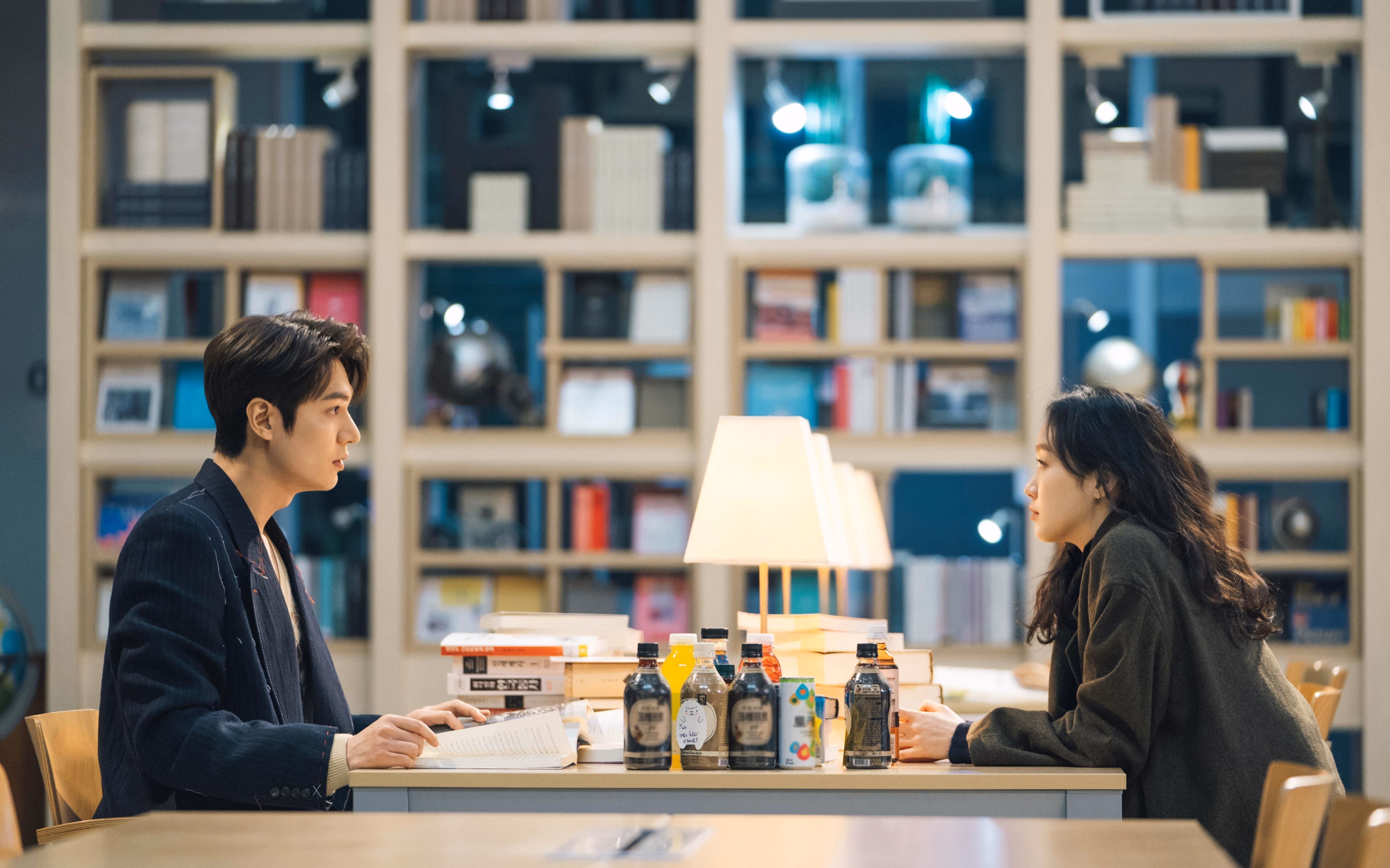 新疆男篮战术执行力提升主教练满意表现，新疆男篮主帅是谁